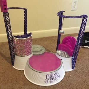 COPY - Bratz party play set
